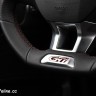 Photo sigle GTi volant Peugeot 208 GTi by Peugeot Sport 2017