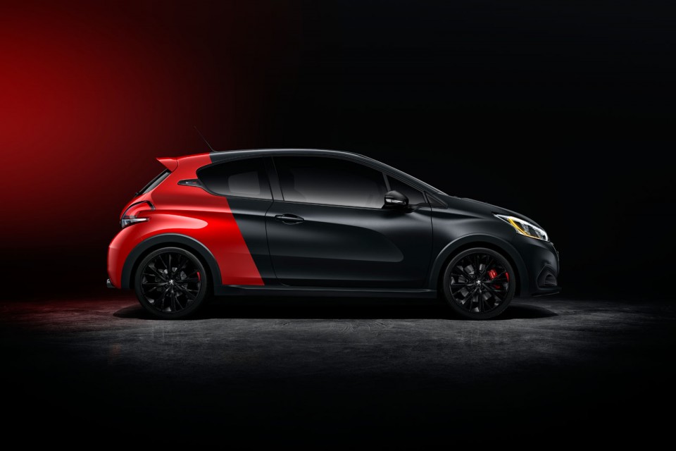 Photo officielle nouvelle Peugeot 208 GTi by Peugeot Sport resty