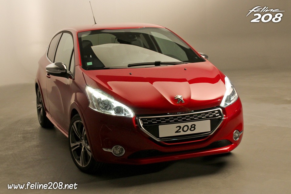 Peugeot 208 GTi 1.6 THP 200 Rouge Rubi - 001