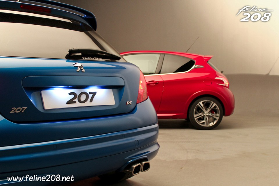 Coffre Peugeot 207 RC Bleu Récife vs Peugeot 208 GTi Rouge Rubi - 010