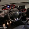Intérieur et volant Peugeot 208 GTi Rouge Rubi - 026