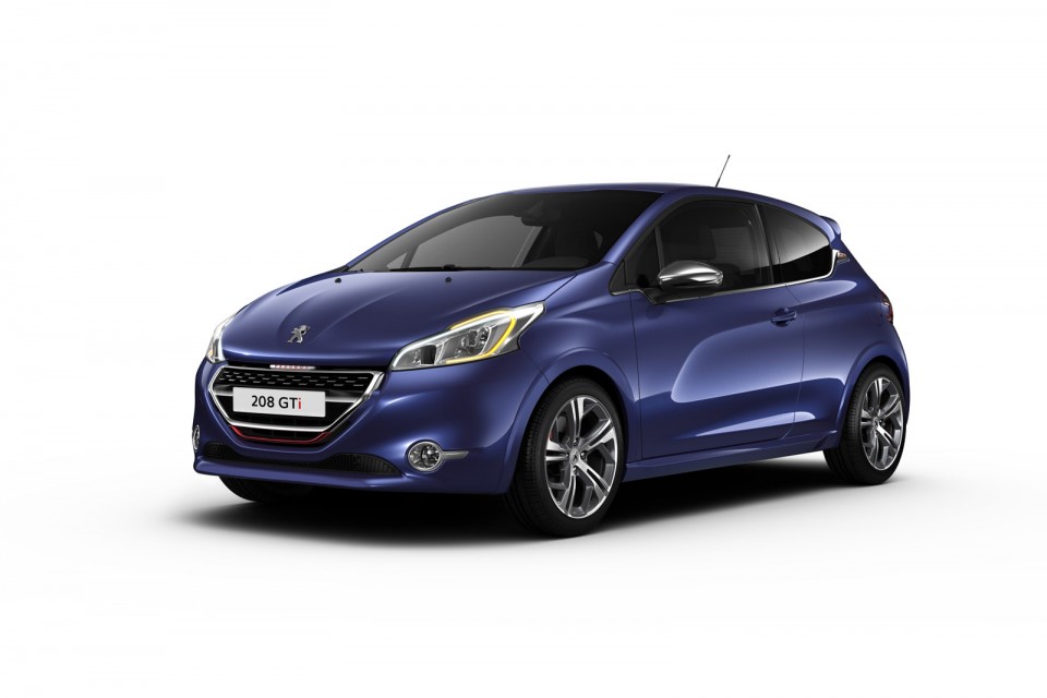3/4 avant Peugeot 208 GTi Bleu Virtuel 01
