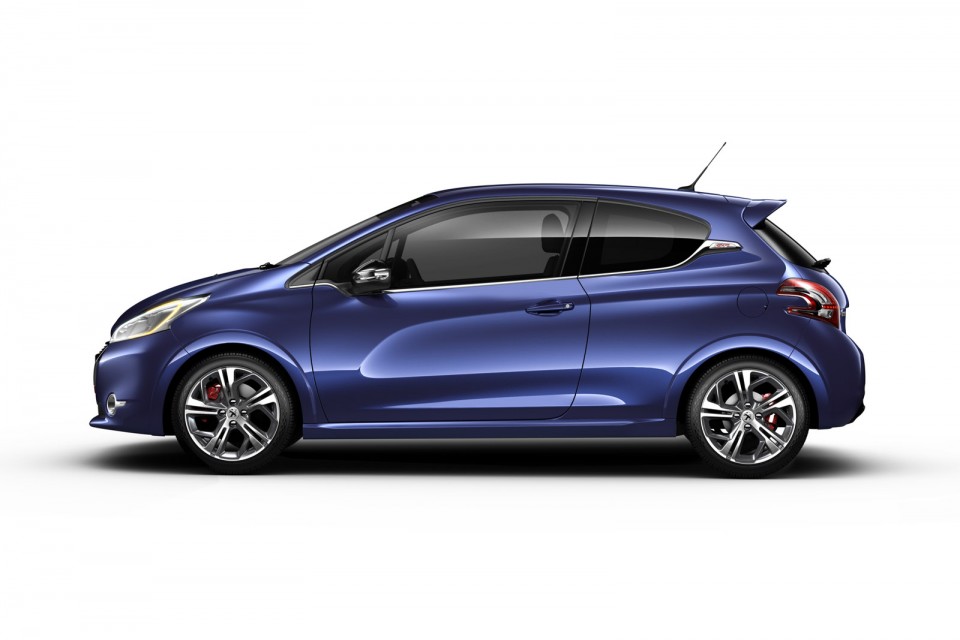 Profil Peugeot 208 GTi Bleu Virtuel 02