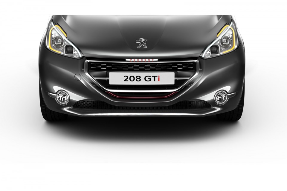 Face avant Peugeot 208 GTi Gris Shark 05