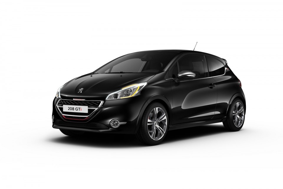 3/4 avant Peugeot 208 GTi Noir Perla Nera 01