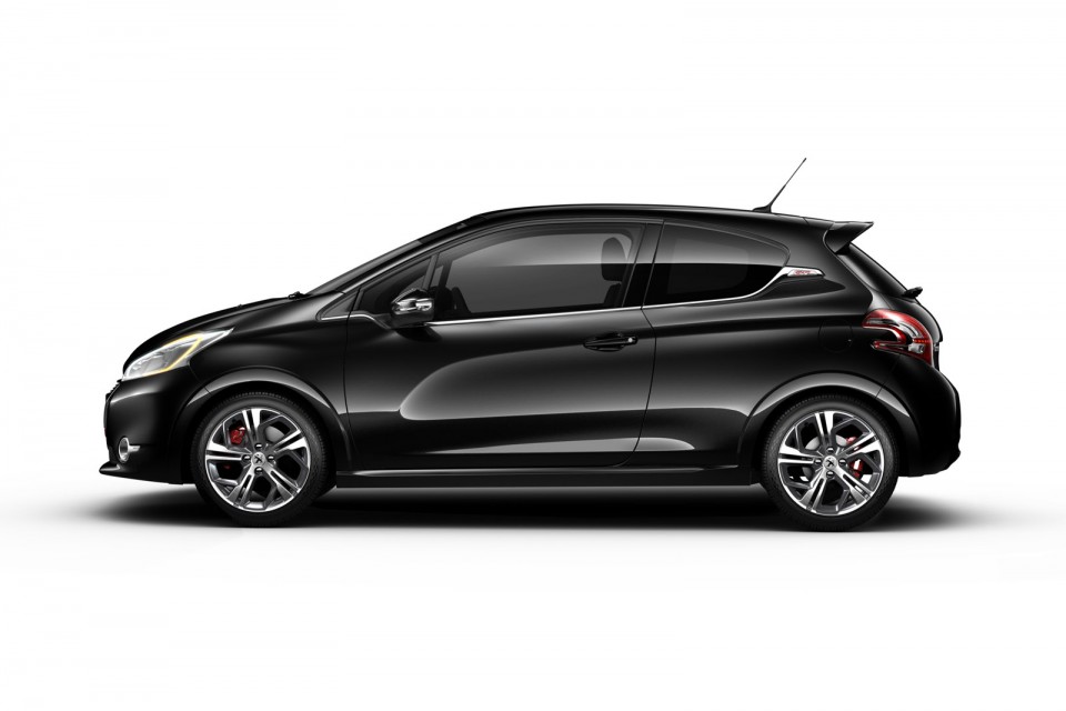 Profil Peugeot 208 GTi Noir Perla Nera 02