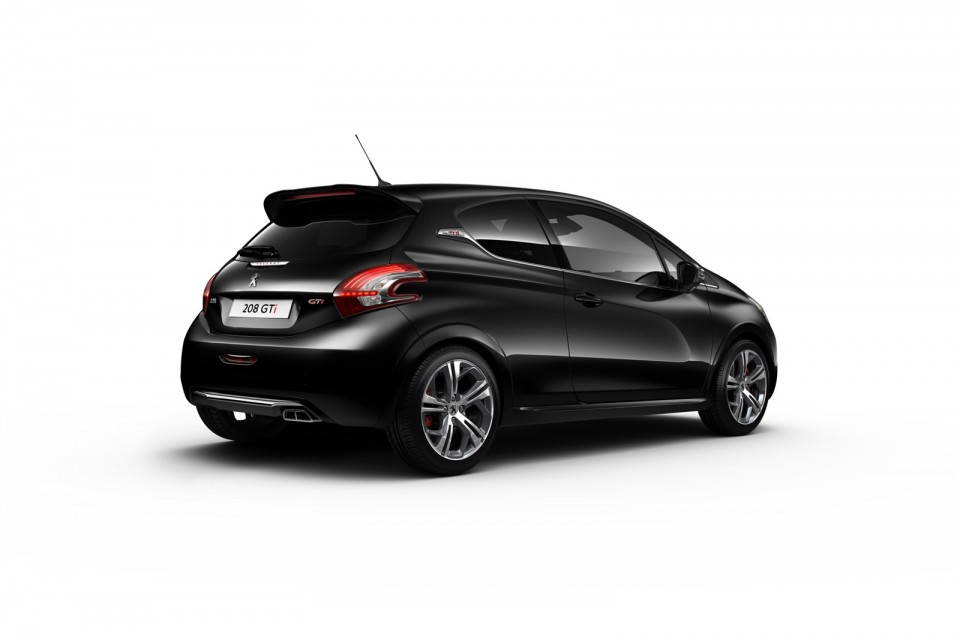 3/4 arrière Peugeot 208 GTi Noir Perla Nera 03