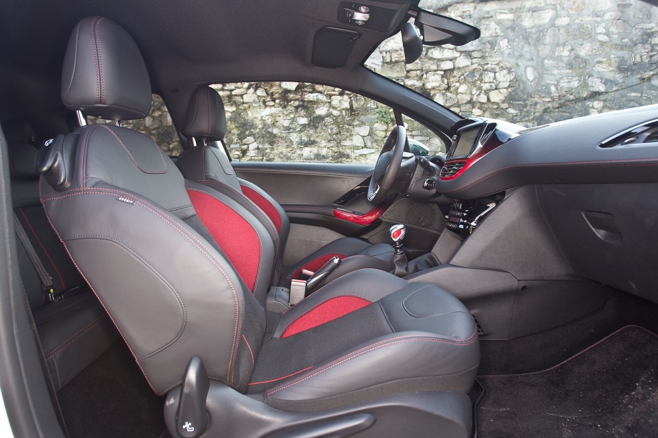 Sièges avant Peugeot 208 GTi - 1.6 THP 200 - 1-005