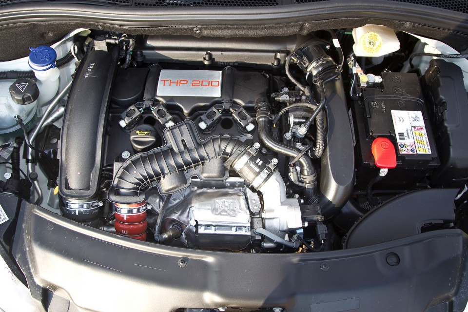 Moteur Peugeot 208 GTi - 1.6 THP 200 - 1-006