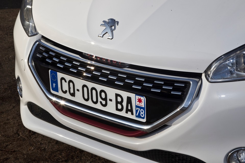 Calandre avant Peugeot 208 GTi - Blanc Banquise - 1.6 THP 200 - 1-007