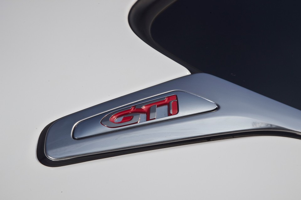Sigle GTi custode Peugeot 208 GTi - Blanc Banquise - 1.6 THP 200 - 1-009