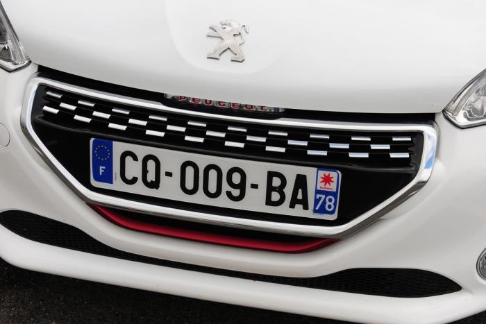 Face avant Peugeot 208 GTi - Blanc Banquise - 1.6 THP 200 - 1-005