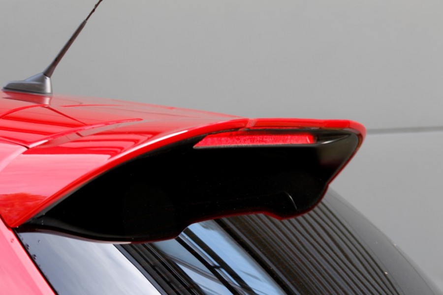 Becquet Peugeot 208 GTi 1.6 THP 200 Rouge Rubi (2013) - 1-009