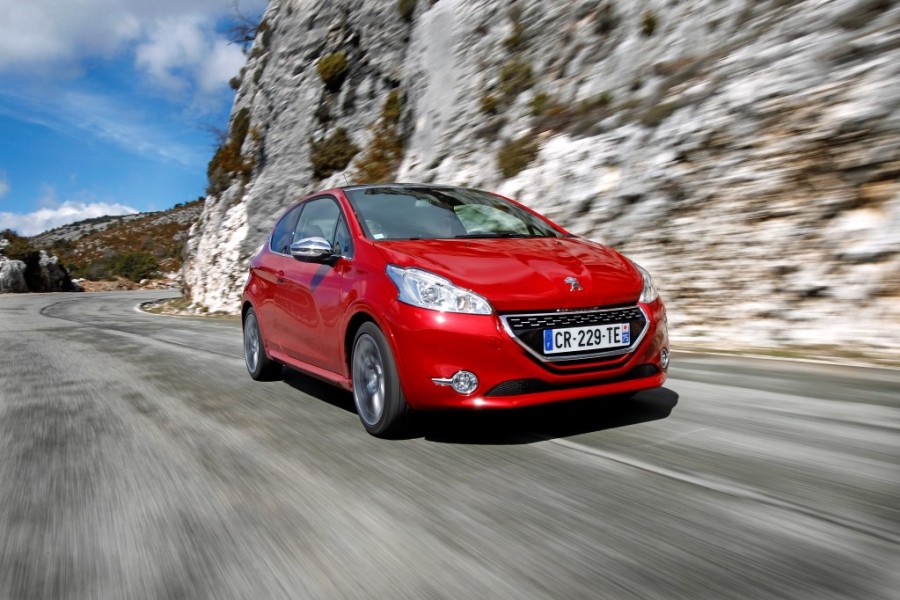Peugeot 208 GTi 1.6 THP 200 Rouge Rubi (2013) - 1-020