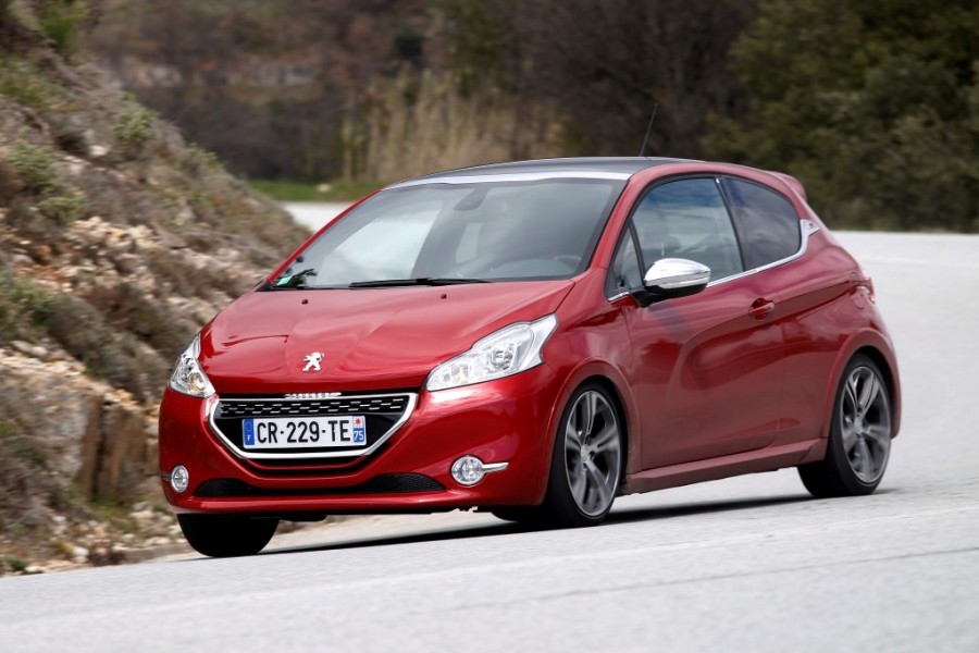 Essai Peugeot 208 GTi 1.6 THP 200 Rouge Rubi (2013) - 1-032