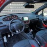 Intérieur Peugeot 208 GTi 1.6 THP 200 Rouge Rubi (2013) - 1-033