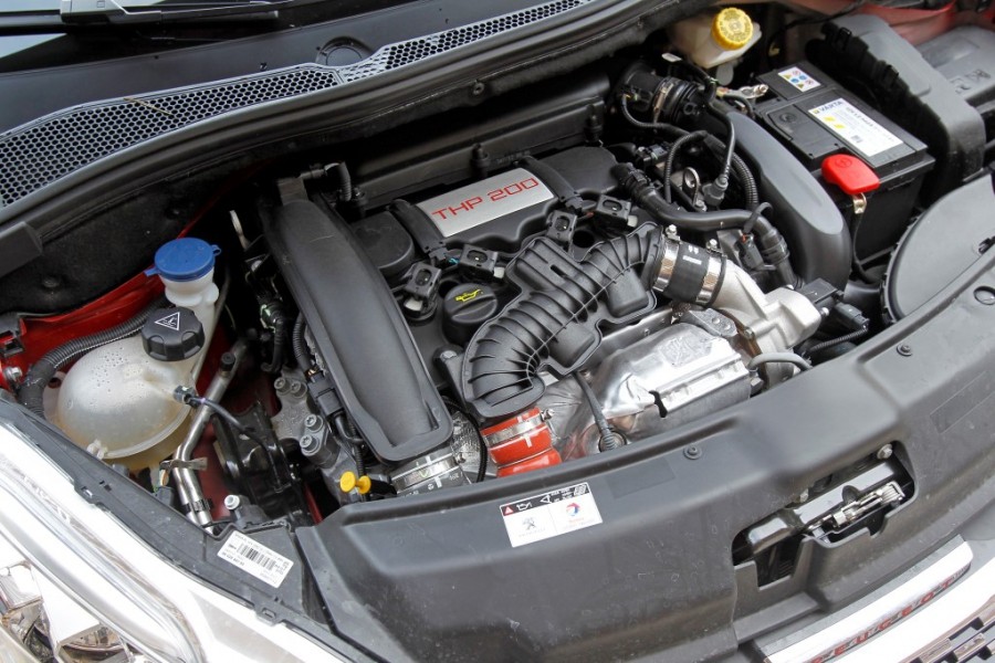 Moteur Peugeot 208 GTi 1.6 THP 200 Rouge Rubi (2013) - 1-043