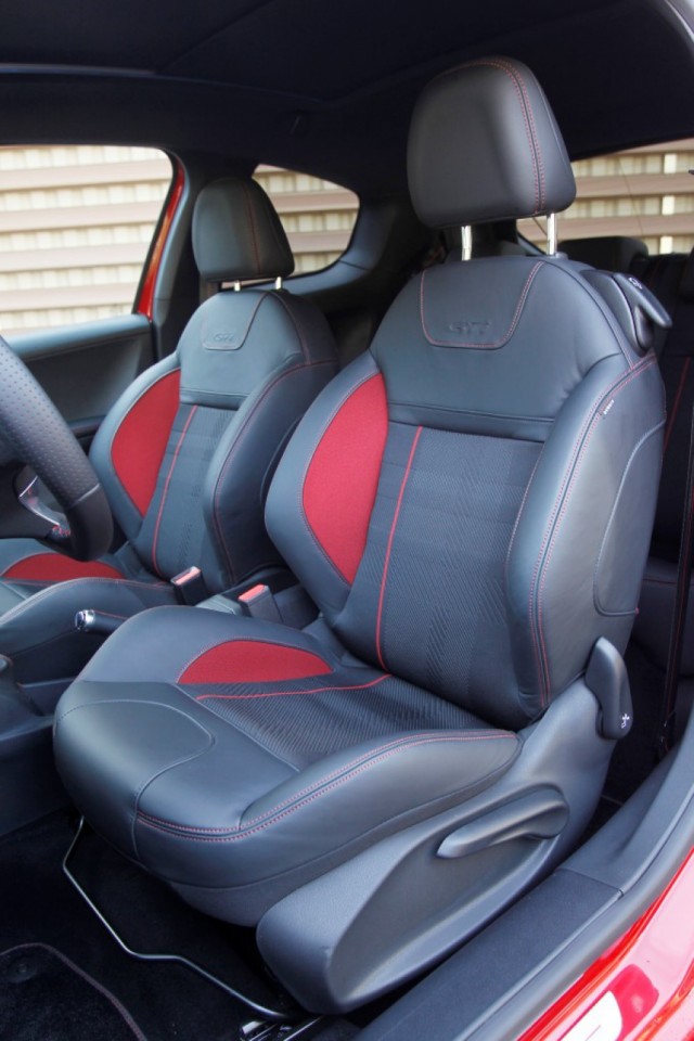 Sièges Peugeot 208 GTi 1.6 THP 200 Rouge Rubi (2013) - 1-046