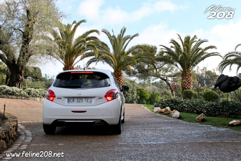 Peugeot 208 GTi Blanc Banquise - Essais Peugeot 208 GTi - Mars 2013 - 1-008