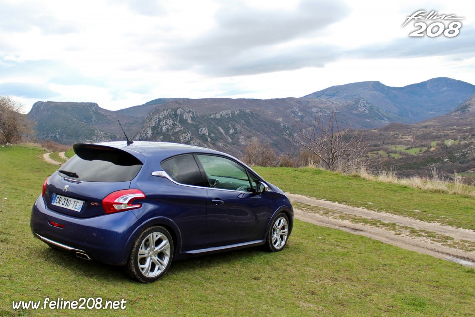 Peugeot 208 GTi Bleu Virtuel - Essais Peugeot 208 GTi - Mars 2013 - 1-020