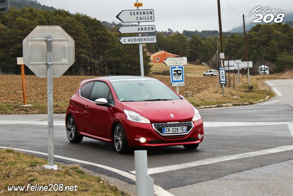 Peugeot 208 GTi Rouge Rubi - Essais Peugeot 208 GTi - Mars 2013 - 1-033