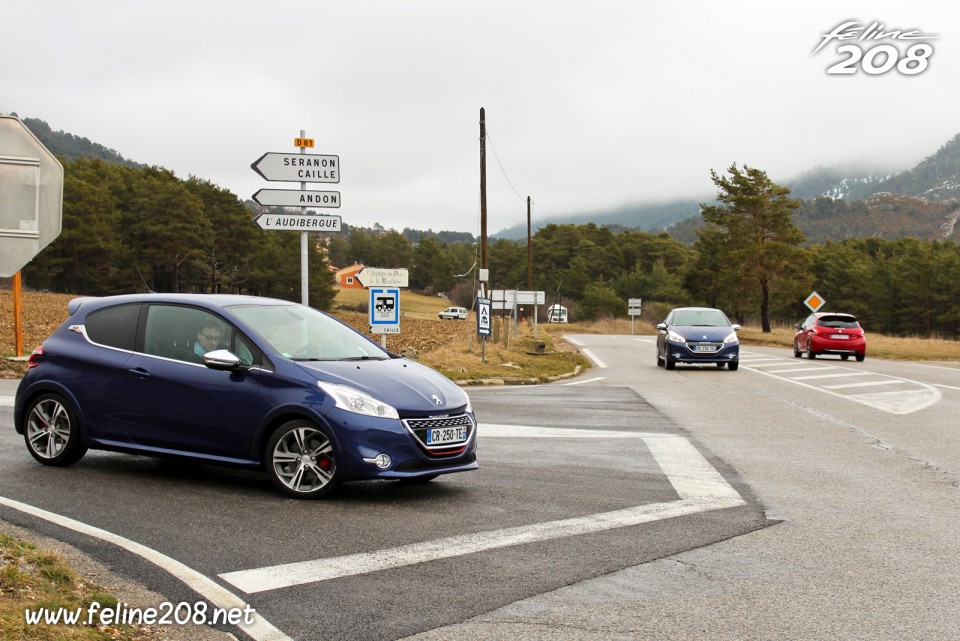 Peugeot 208 GTi Bleu Virtuel et Rouge Rubi - Essais Peugeot 208 GTi - Mars 2013 - 1-034