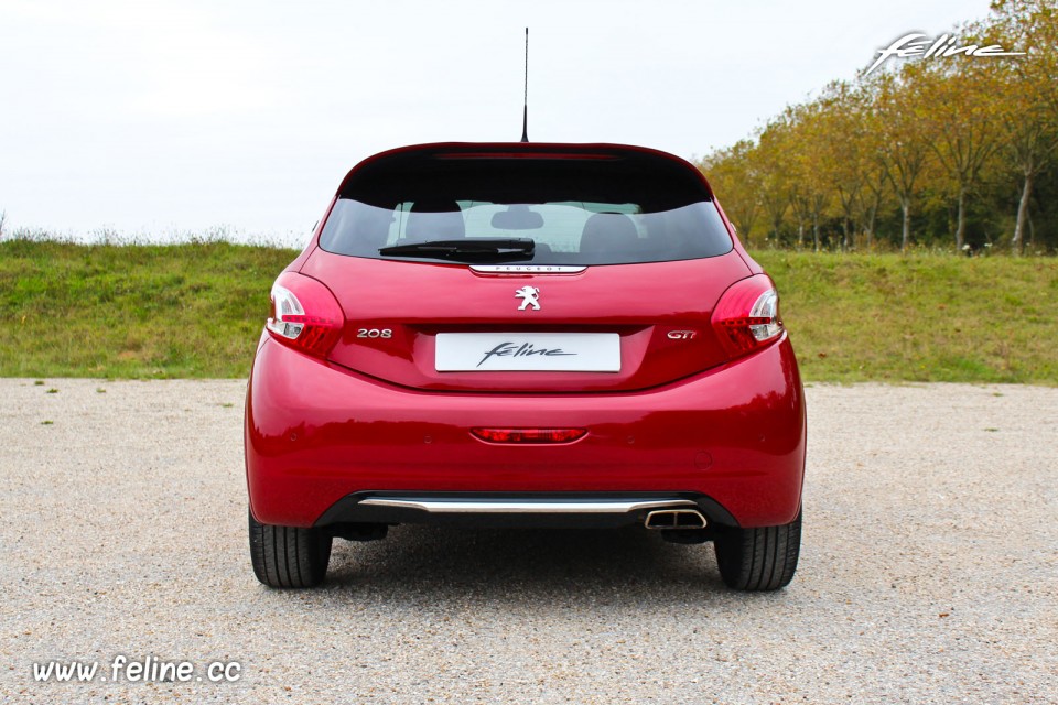 Photo face arrière Peugeot 208 GTi Rouge Rubi 1.6 THP 200 ch