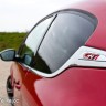 Photo badge GTi Peugeot 208 GTi Rouge Rubi 1.6 THP 200 ch