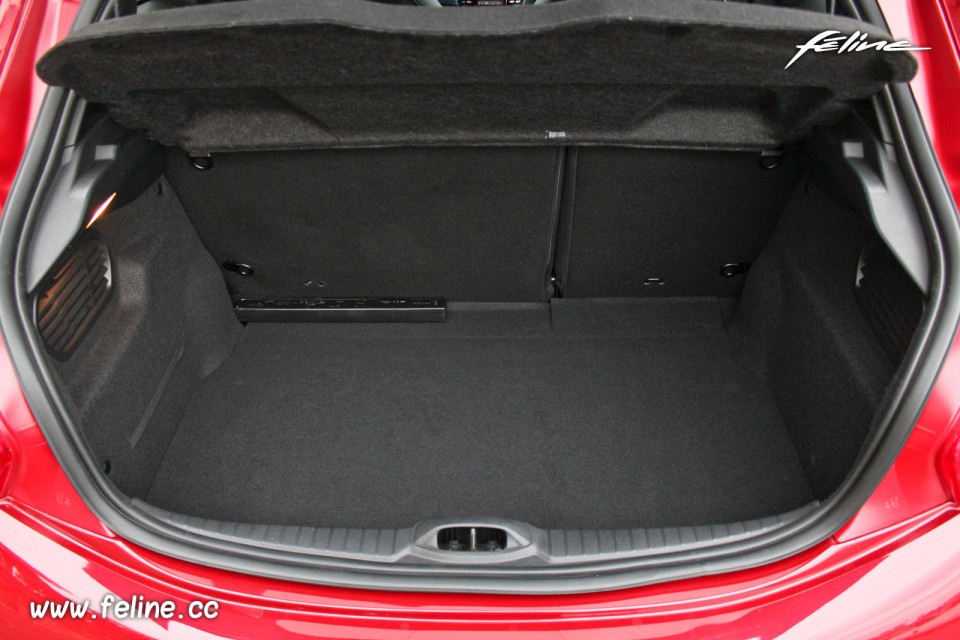 Photo coffre Peugeot 208 GTi 1.6 THP 200 ch