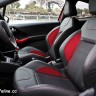 Photo sièges avant mi-cuir Caro Peugeot 208 GTi 1.6 THP 200 ch