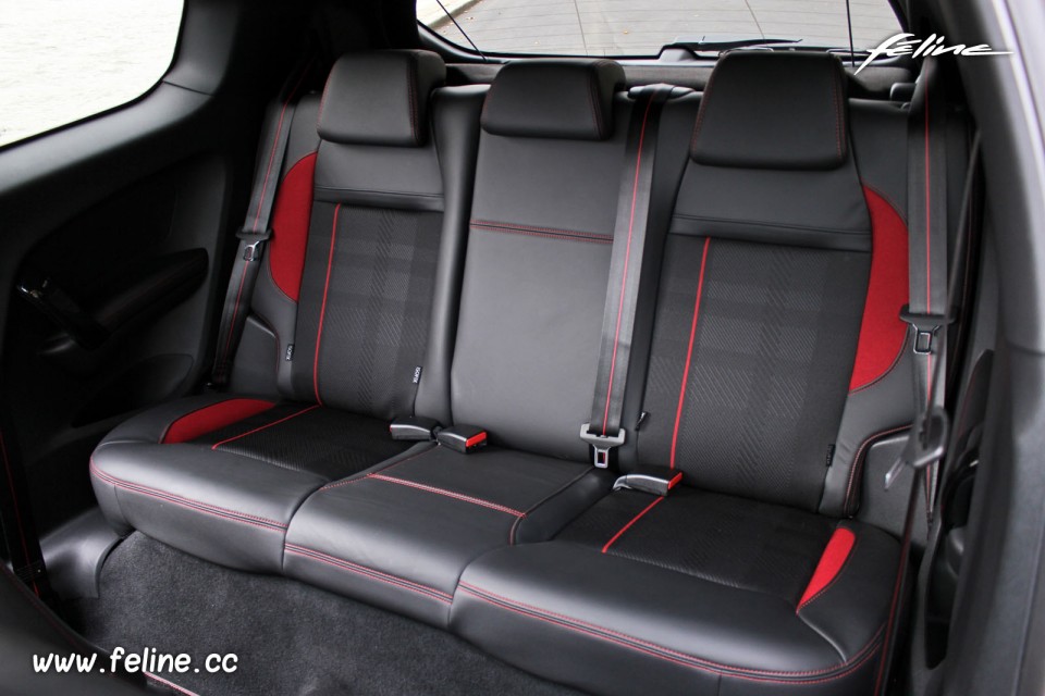 Photo banquette arrière Peugeot 208 GTi 1.6 THP 200 ch
