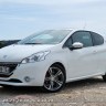 3/4 avant Peugeot 208 GTi 1.6 THP 200 Blanc Banquise (2013) - 1-002