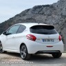 3/4 arrière Peugeot 208 GTi 1.6 THP 200 Blanc Banquise (2013) - 1-004