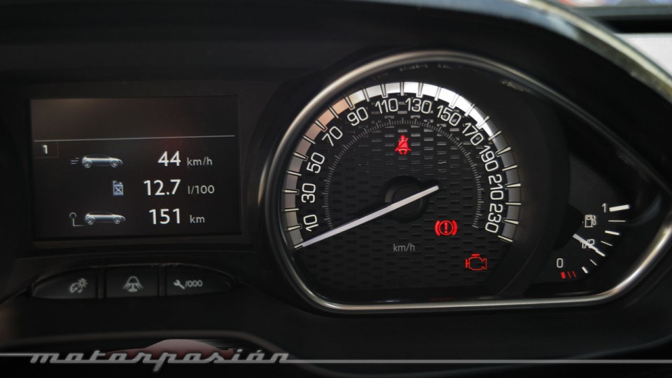Compteurs Peugeot 208 GTi 1.6 THP 200 (2013) - 1-025