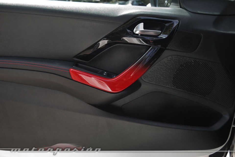 Panneau de porte Peugeot 208 GTi 1.6 THP 200 Blanc Banquise (2013) - 1-037