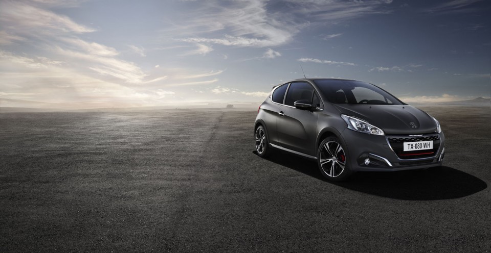 Photo Peugeot 208 GTi restylée Ice Silver (2015)