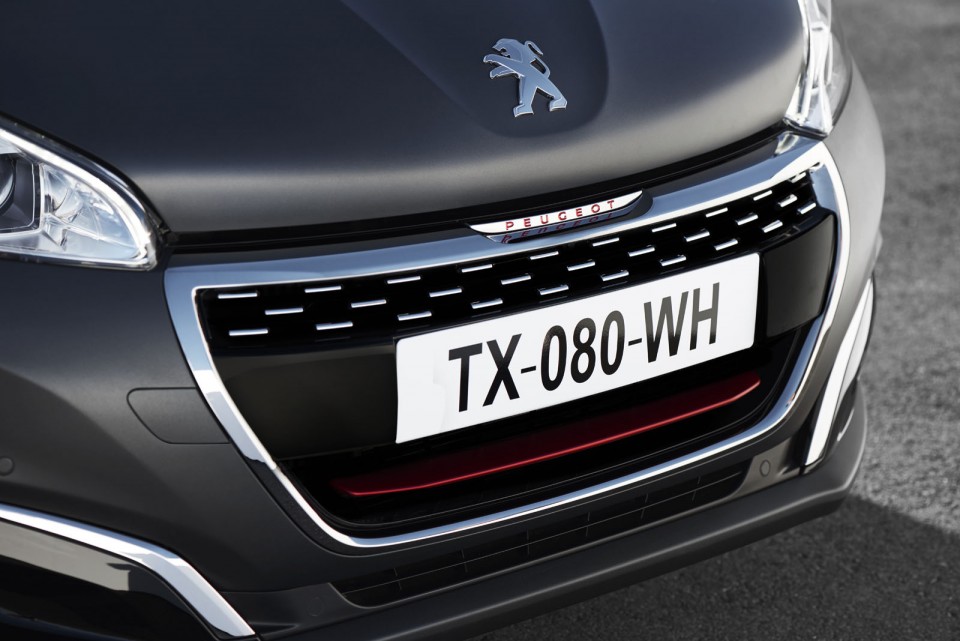 Photo calandre avant Peugeot 208 GTi restylée Ice Silver (2015)