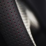 Photo détail perforations volant cuir Peugeot 208 GTi restylée