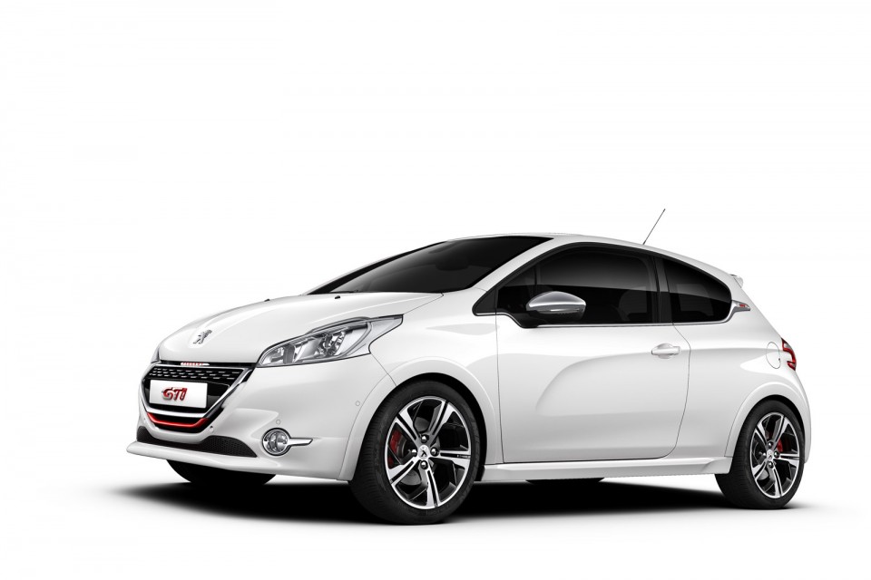 Peugeot 208 GTi Blanc Banquise 3/4 Avant - Photo officielle - 1-004