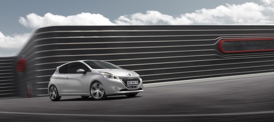 Peugeot 208 GTi Dynamique - Photo officielle - 1-023