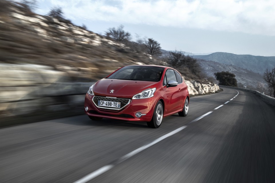 Peugeot 208 GTi - Rouge Rubi - 1.6 THP 200 - Côte d'Azur - 3-005