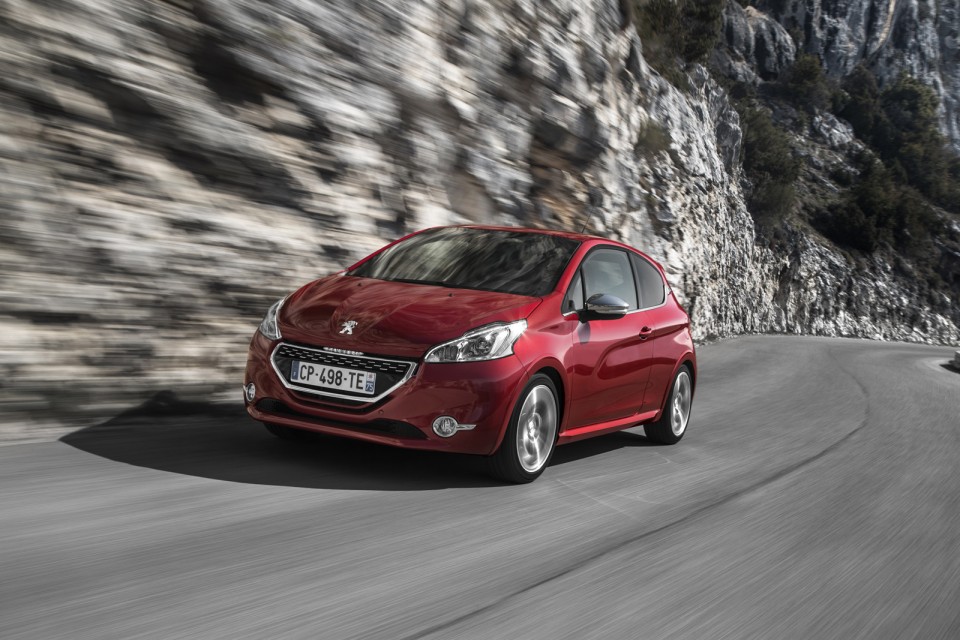 Peugeot 208 GTi - Rouge Rubi - 1.6 THP 200 - Côte d'Azur - 3-009