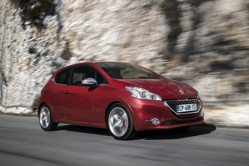 Peugeot 208 GTi - Rouge Rubi - 1.6 THP 200 - Côte d'Azur - 3-010