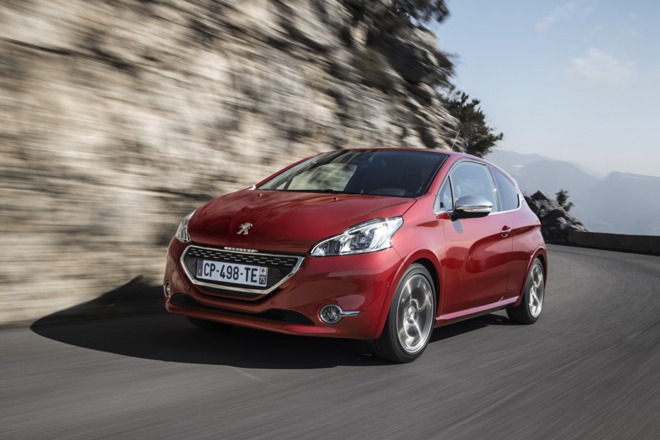 Peugeot 208 GTi - Rouge Rubi - 1.6 THP 200 - Côte d'Azur - 3-012