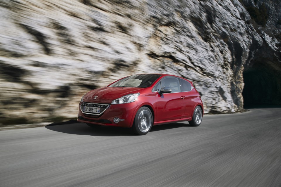 Peugeot 208 GTi - Rouge Rubi - 1.6 THP 200 - Côte d'Azur - 3-014
