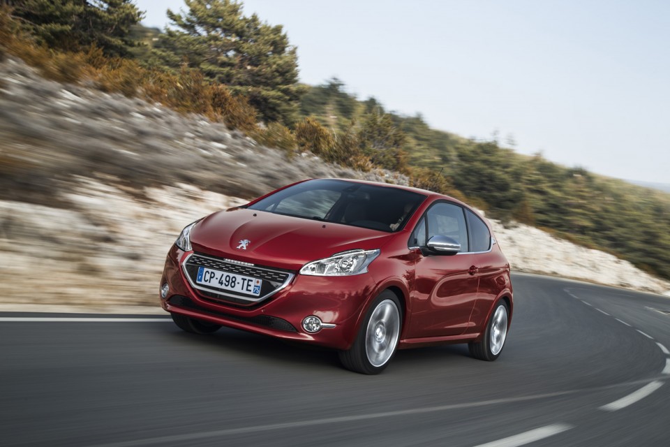 Peugeot 208 GTi - Rouge Rubi - 1.6 THP 200 - Côte d'Azur - 3-015