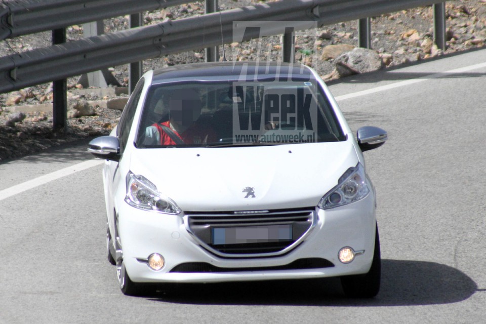 Photo Peugeot 208 GTi Mulet Blanc Banquise - 004