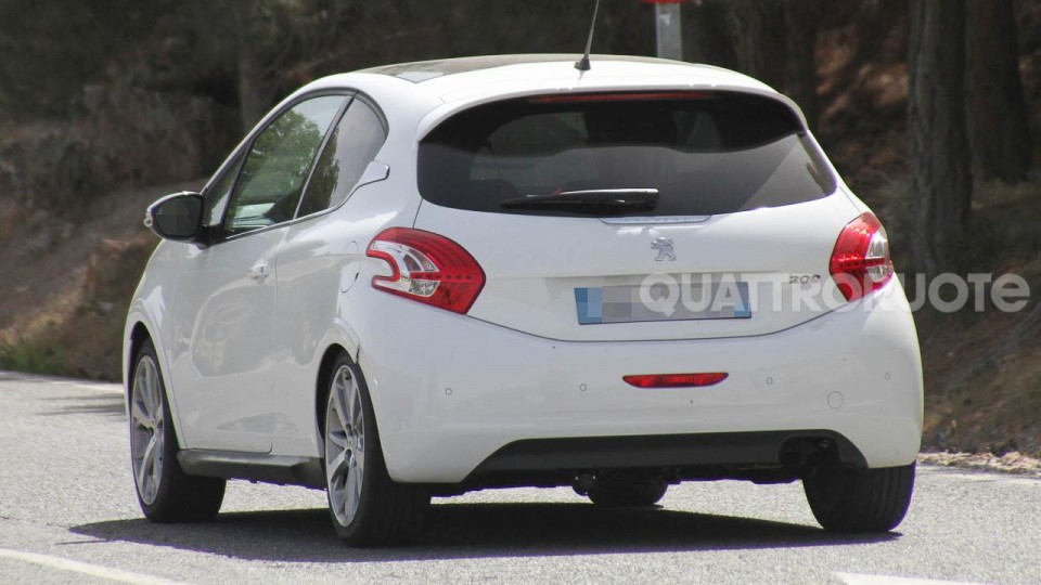 Spyshot Peugeot 208 GTi Mulet Blanc Banquise - 009