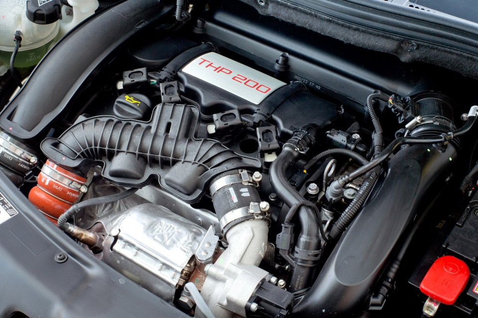 Moteur 1.6 THP 200 Peugeot 208 GTi, version UK (RHD) - 2-019