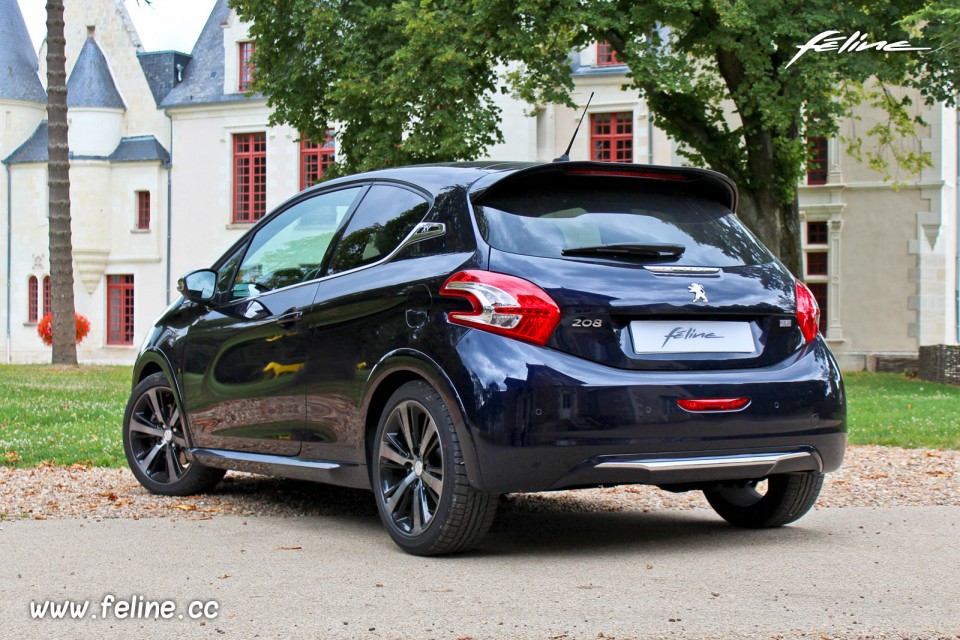 Photo essai Peugeot 208 XY Dark Blue 1.6 THP 155 ch